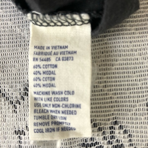 Women's American Eagle Outfitters gun metal gray blouse with shark bite hemline. - Picture 11 of 13